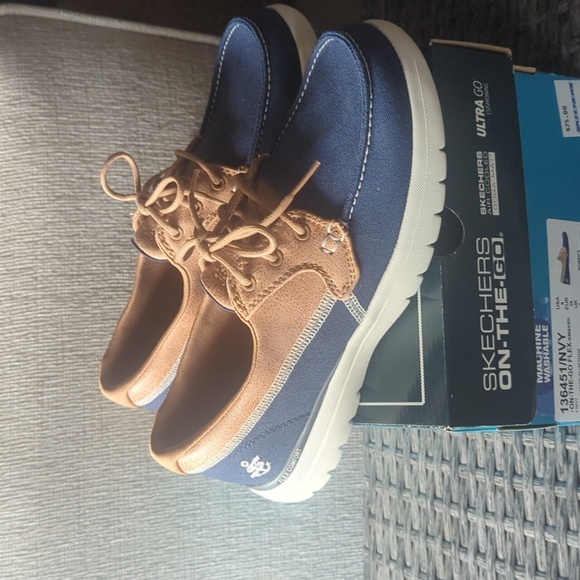 Women's Skechers On-The-Go Loafers New - Picture 2 of 7